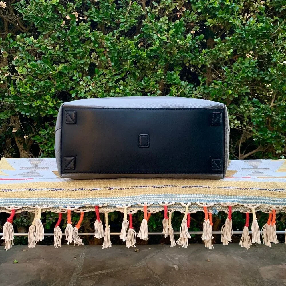 Tumi Santa Monica tote carry on bag - Picture 4 of 16